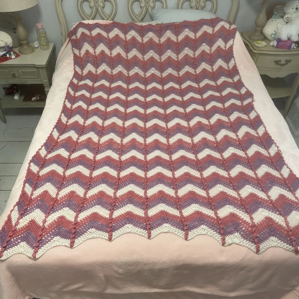 Vintage Handmade Afghan Crochet Blanket Chevron Pattern BOHO Retro Granny 54x78